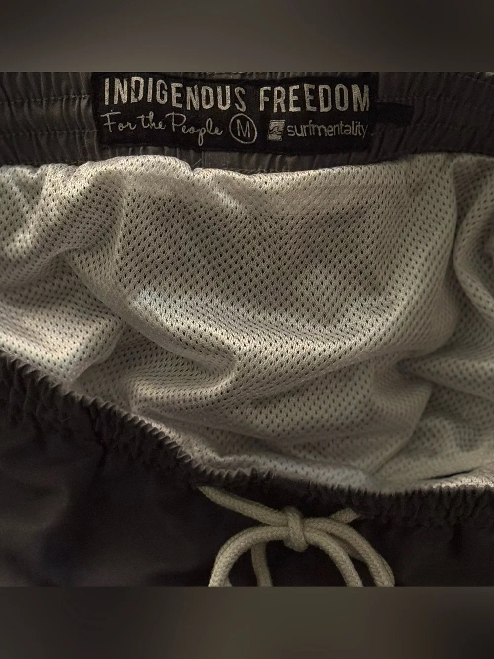 Surf Mentality Mens Gray Swim Trunks Drawstring w Pockets Indigenous Freedom Med